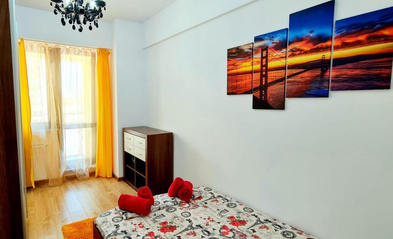 Red Accommodation Near Palas Mall Iasi Buitenkant foto